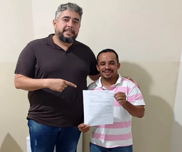 Vereador Jó Baixinho ao lado do Secretário de Obras, Delsequinho Moscoso